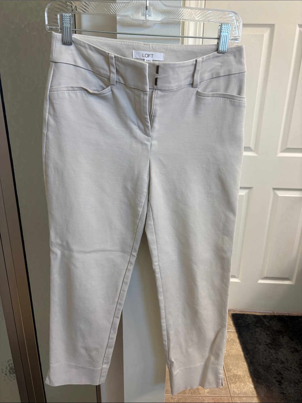 LOFT Off-White Slim Cropped Pants